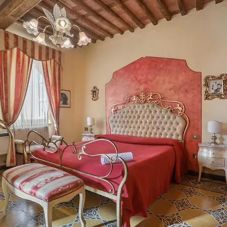 Antica Residenza Santa Chiara -city Center ゲストハウス