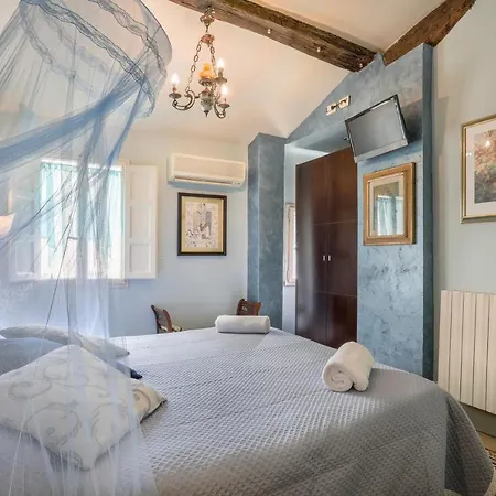 Antica Residenza Santa Chiara -city Center 3* ルッカ