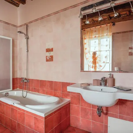 ゲストハウス Antica Residenza Santa Chiara -city Center ルッカ