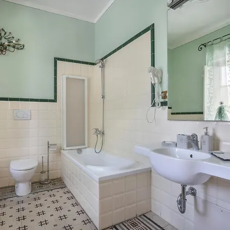 ゲストハウス Antica Residenza Santa Chiara -city Center 3*