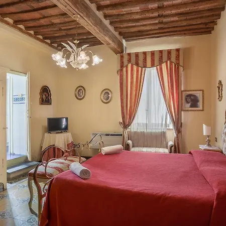 ゲストハウス Antica Residenza Santa Chiara -city Center 3*