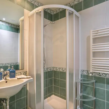 Antica Residenza Santa Chiara -city Center ゲストハウス 3*