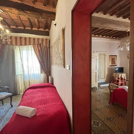 Antica Residenza Santa Chiara -city Center ゲストハウス 3*