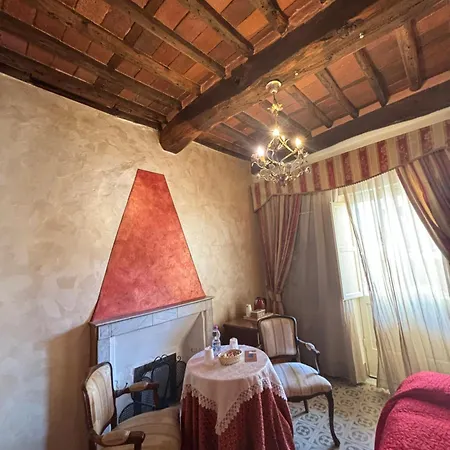 Antica Residenza Santa Chiara -city Center ゲストハウス 3*