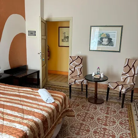 Antica Residenza Santa Chiara -city Center ルッカ