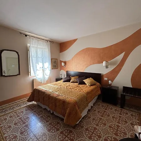 ゲストハウス Antica Residenza Santa Chiara -city Center