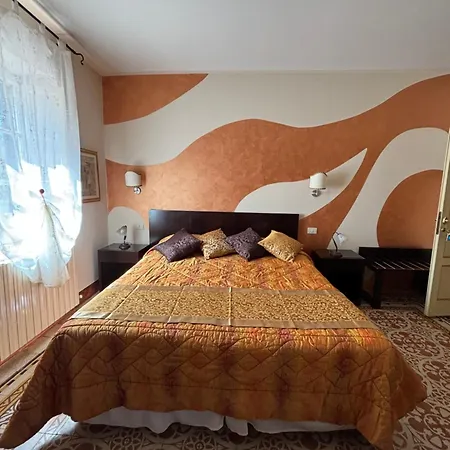 Antica Residenza Santa Chiara -city Center 3*