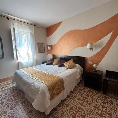 Guest house Antica Residenza Santa Chiara -city Center