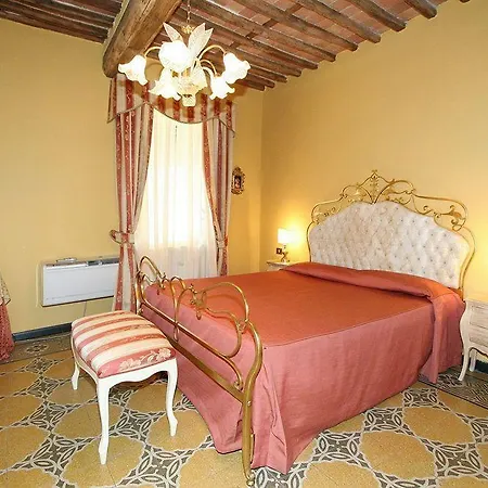 Antica Residenza Santa Chiara -city Center ルッカ