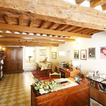 Antica Residenza Santa Chiara -city Center 3*