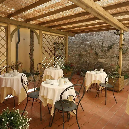 Antica Residenza Santa Chiara -city Center ゲストハウス ルッカ