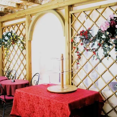 Antica Residenza Santa Chiara -city Center Guest house