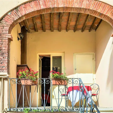 Antica Residenza Santa Chiara -city Center Lucca