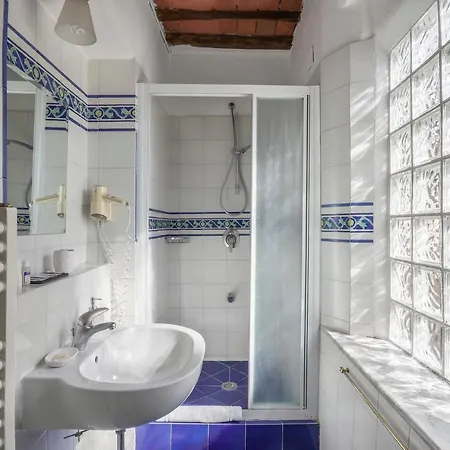 Antica Residenza Santa Chiara -city Center Lucca