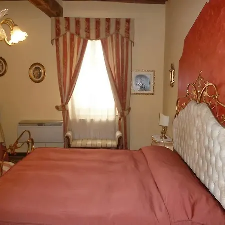 Antica Residenza Santa Chiara -city Center Vendégház 3*